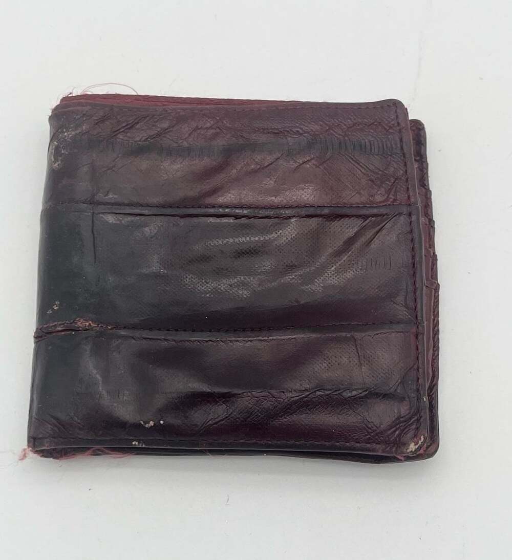 Vintage Genuine Eel Skin Leather Burgundy Bi-Fold Wallet preowned w/flaws